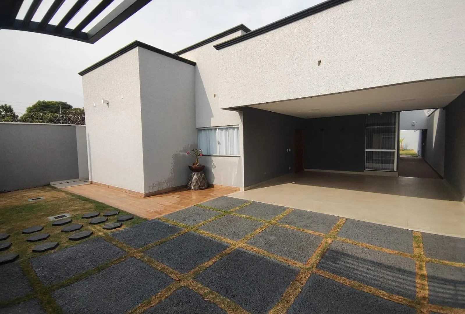 Casa Alto Padrao Em Bairro Nobre De Caldas Novas Com Piscina Quente E Sala De Jogos 0*,