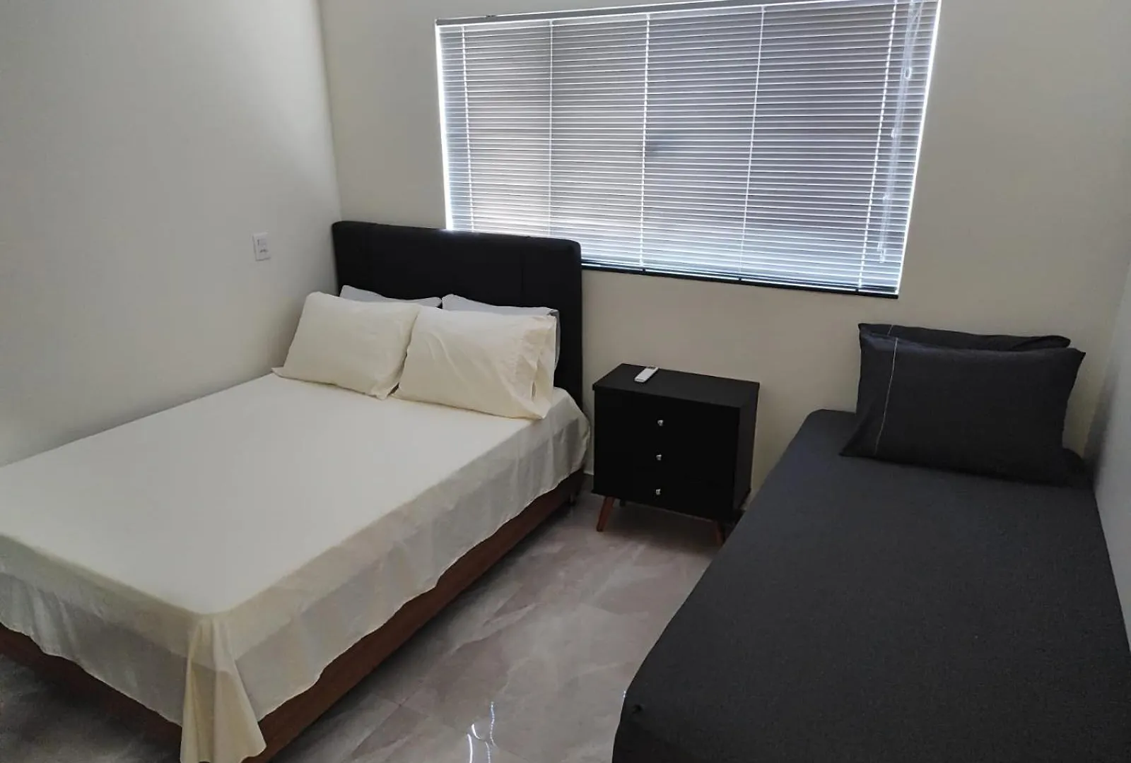 Casa Alto Padrao Em Bairro Nobre De Caldas Novas Com Piscina Quente E Sala De Jogos