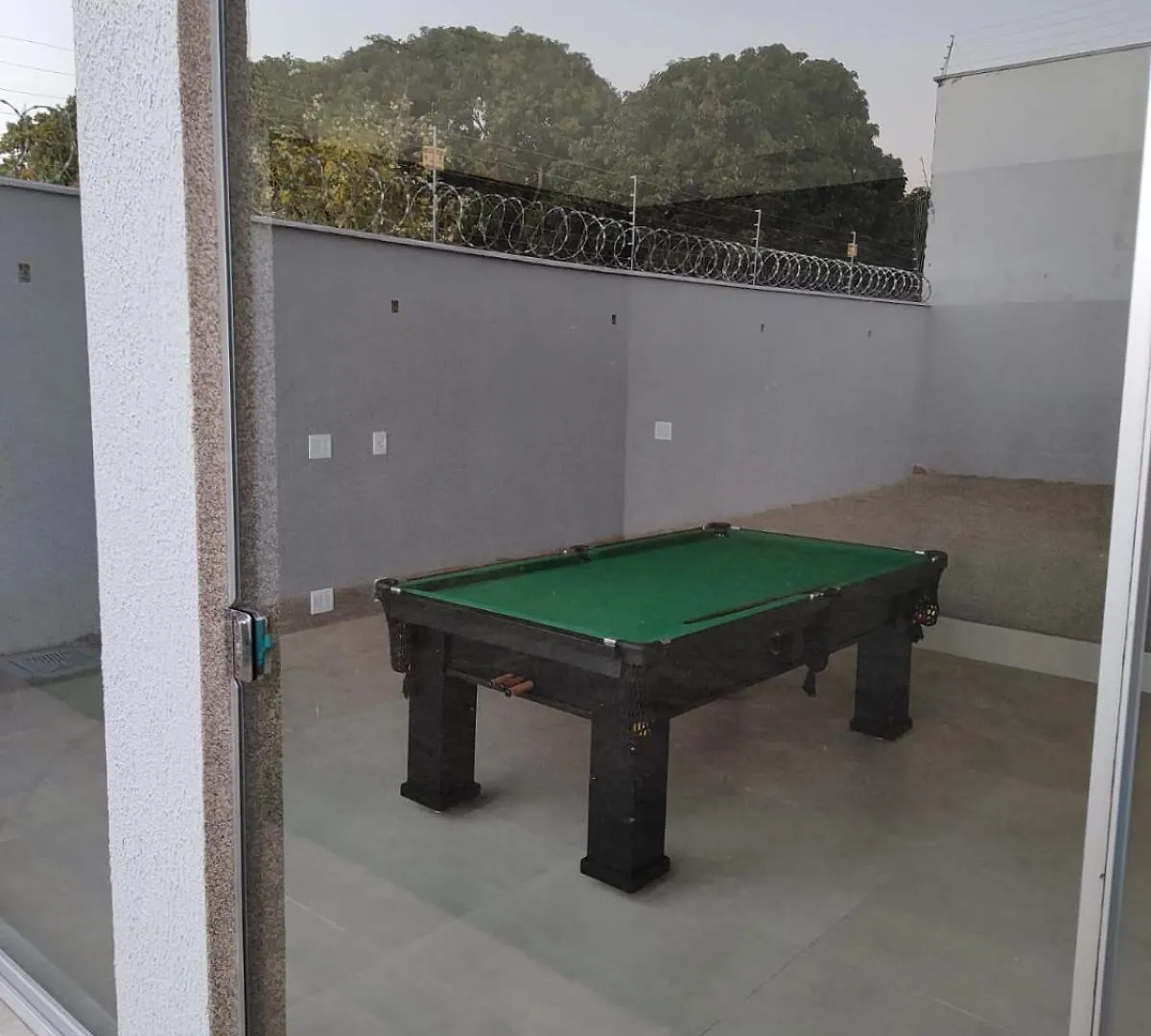 Casa Alto Padrao Em Bairro Nobre De Caldas Novas Com Piscina Quente E Sala De Jogos 0*,