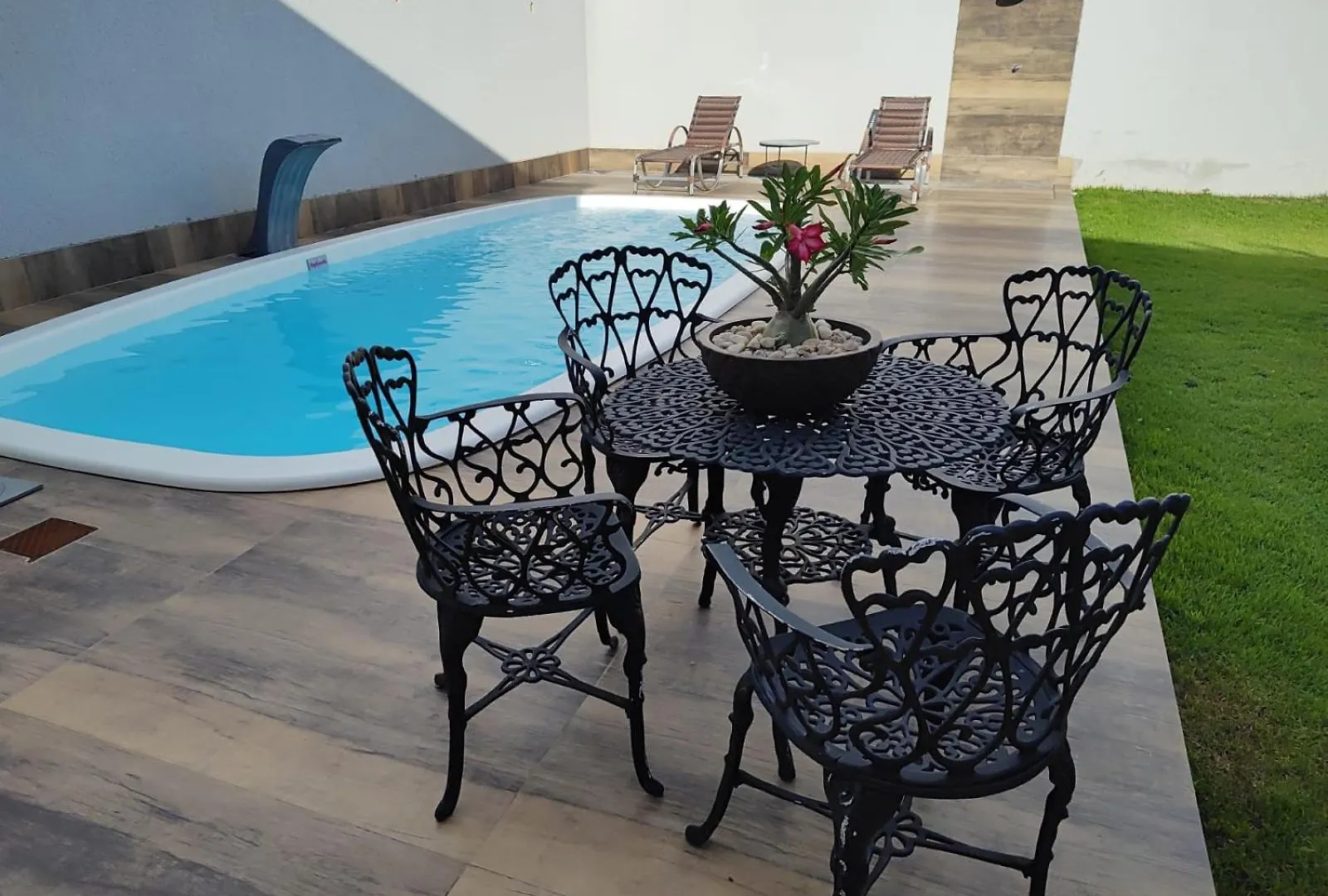 Casa Alto Padrao Em Bairro Nobre De Caldas Novas Com Piscina Quente E Sala De Jogos