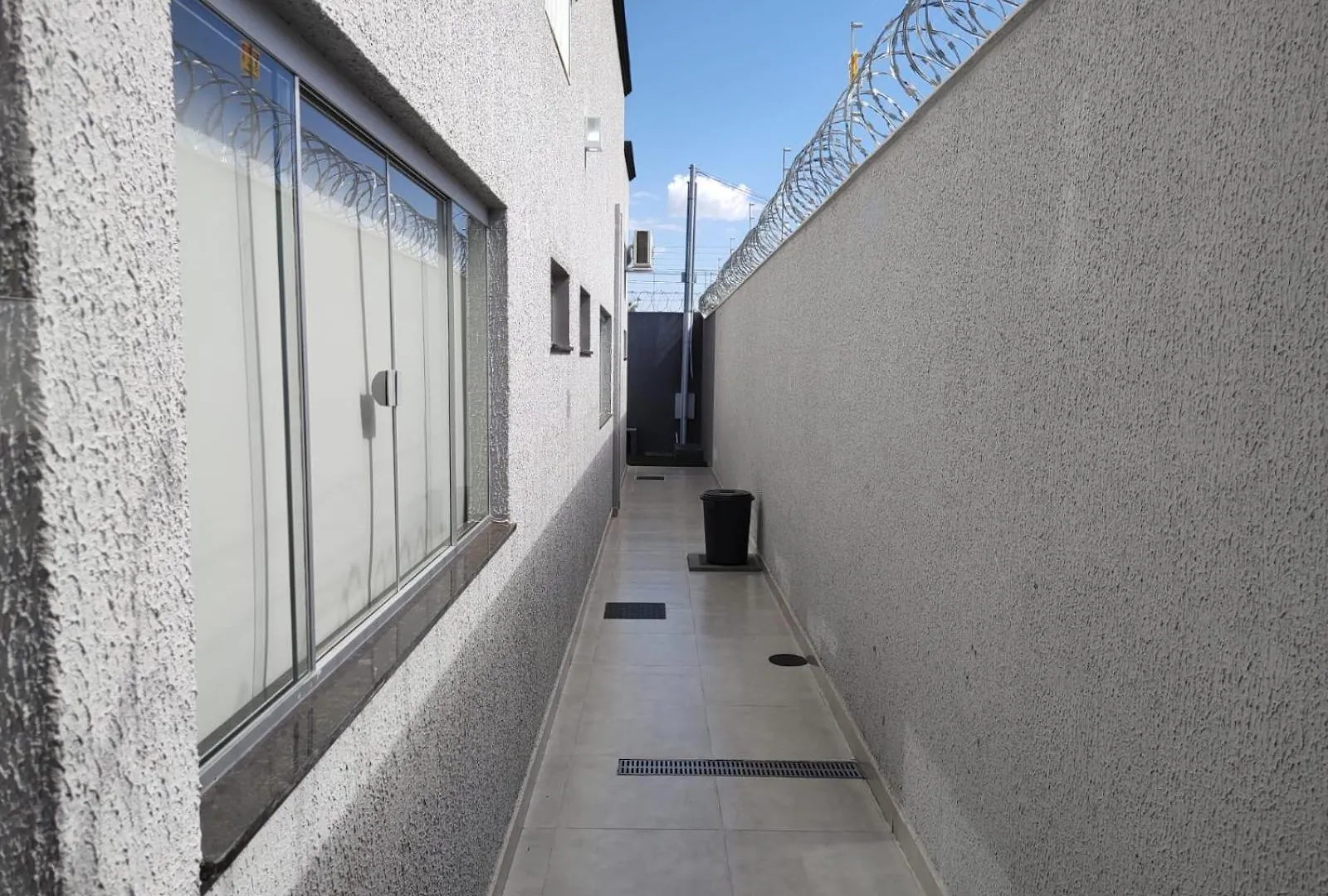Casa Alto Padrao Em Bairro Nobre De Caldas Novas Com Piscina Quente E Sala De Jogos